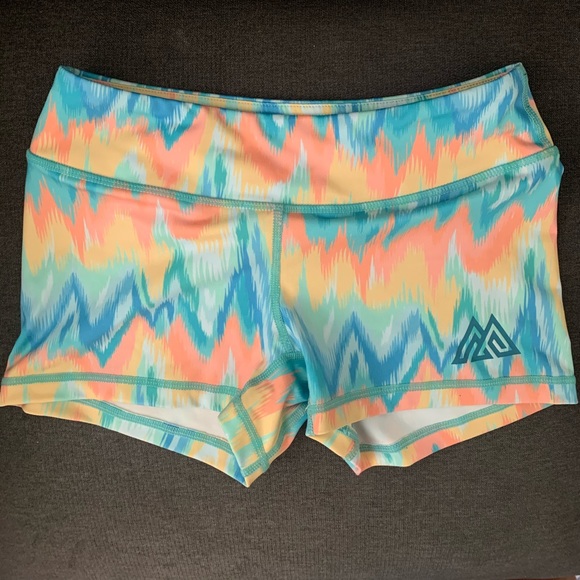 Misfit tie dye shorts size small - Picture 3 of 4